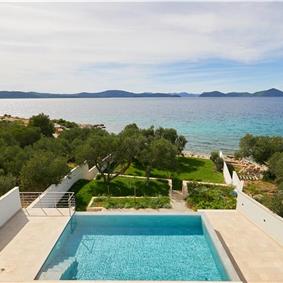 6 Bedroom Seafront Villa with Pool near Slano, Sleeps 12-14